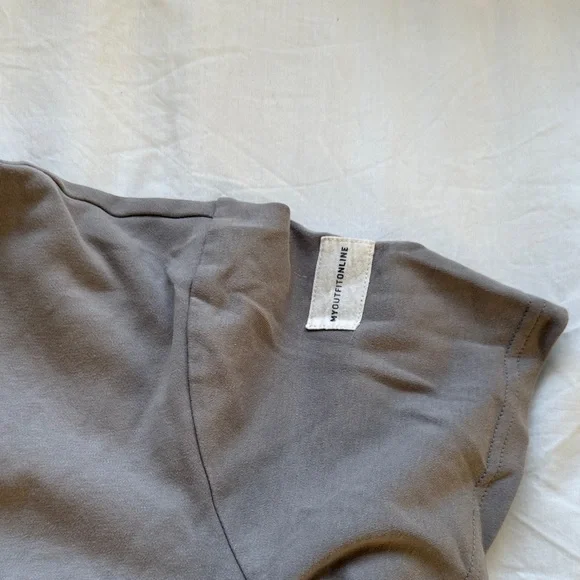 Grey Myoutfitonline t-shirt - Picture 2 of 4